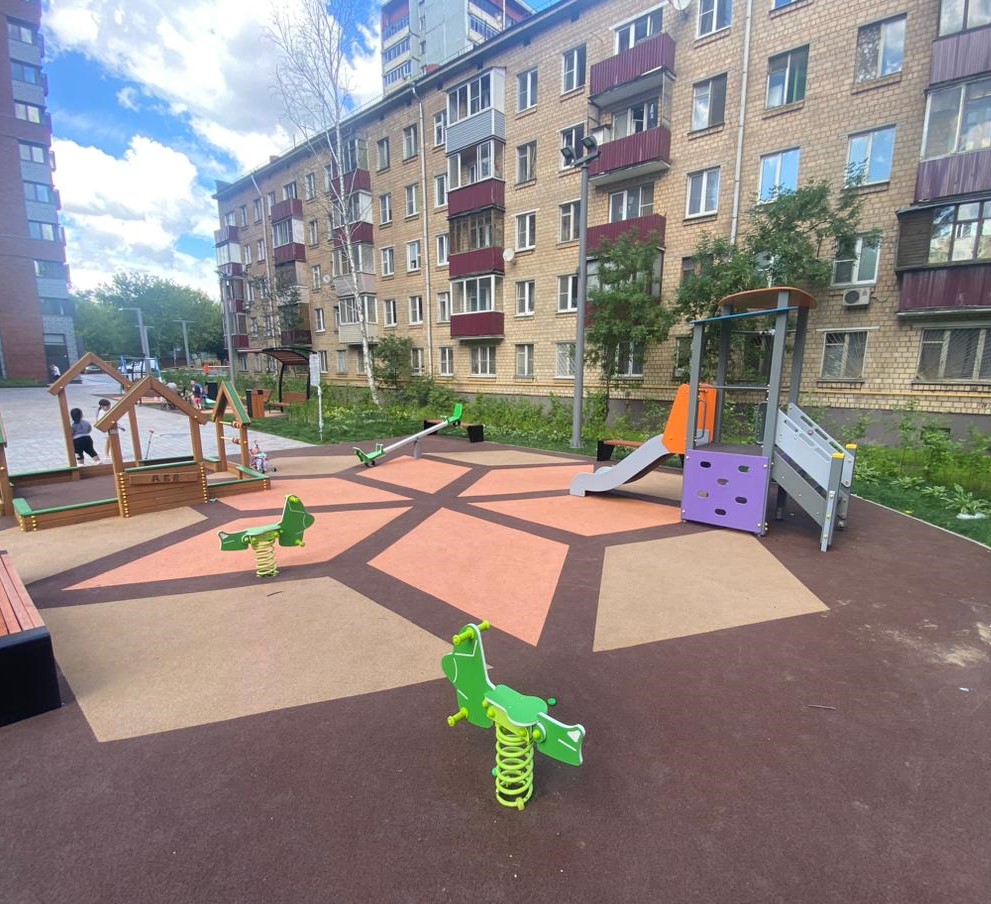 г. Москва, ул. Горбунова, детская площадка — фото 1
